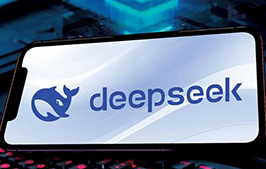 突然火爆全网！开源 AI 模型「DeepSeek」登顶苹果 App Store 免费应用榜